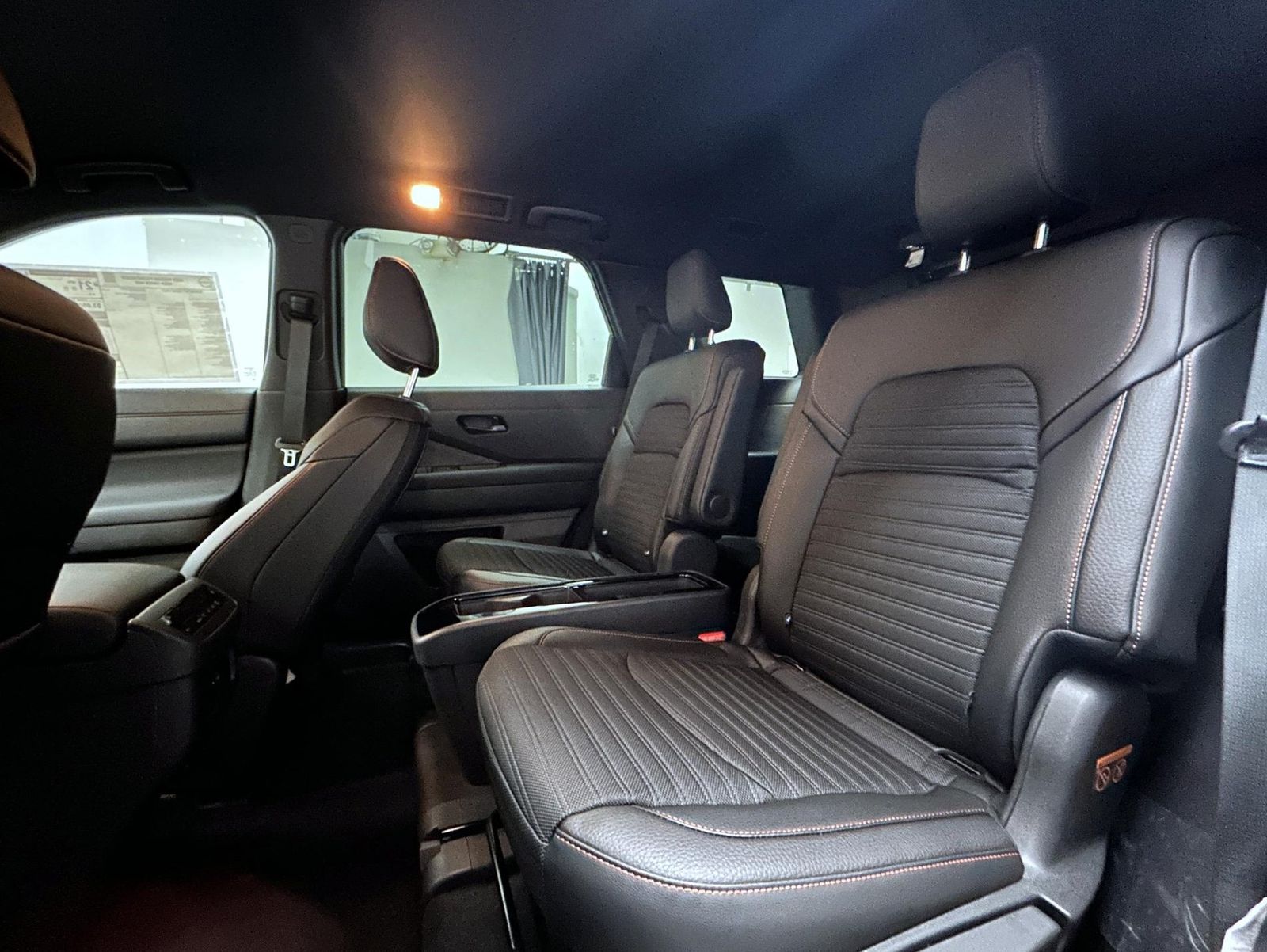 2025 Nissan Pathfinder Rock Creek photo 8
