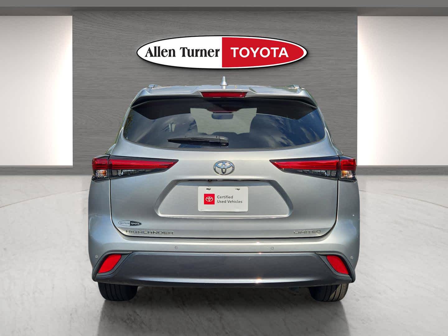 2022 Toyota Highlander Limited photo 7