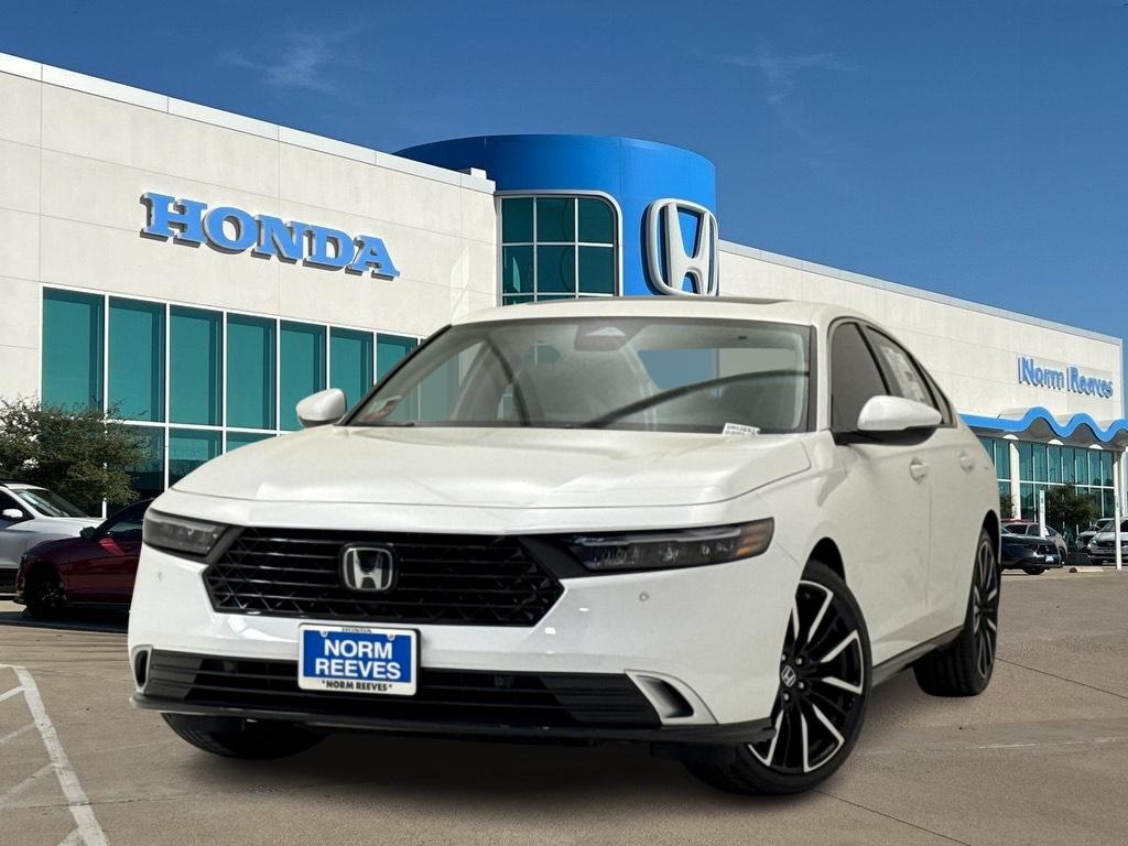 2025 Honda Accord Hybrid Touring's photo