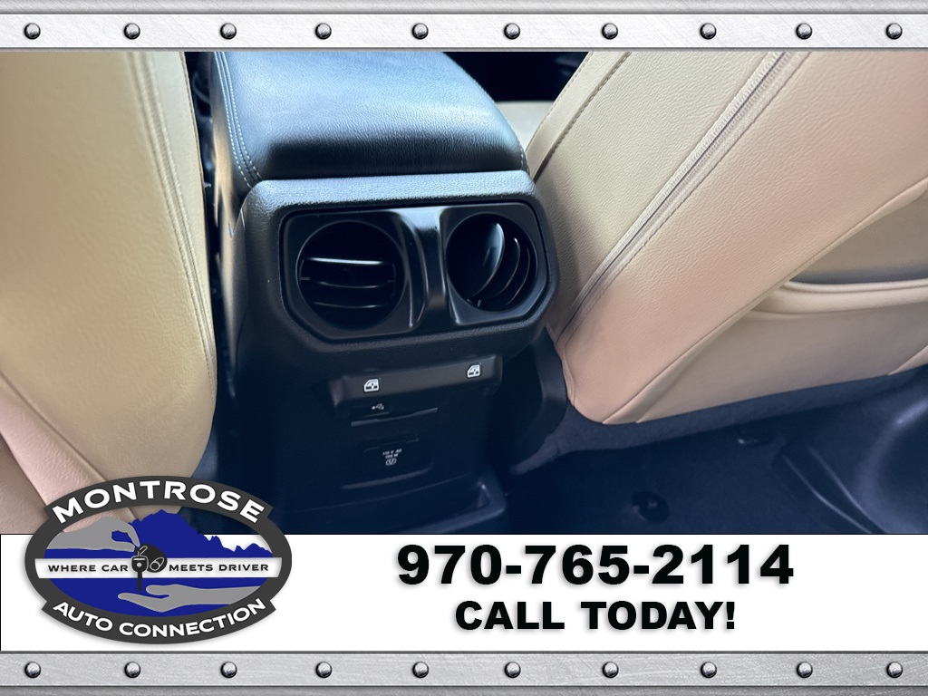 2019 Jeep Wrangler Unlimited Sahara photo 23