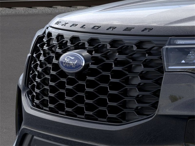 2025 Ford Explorer ST-Line photo 14