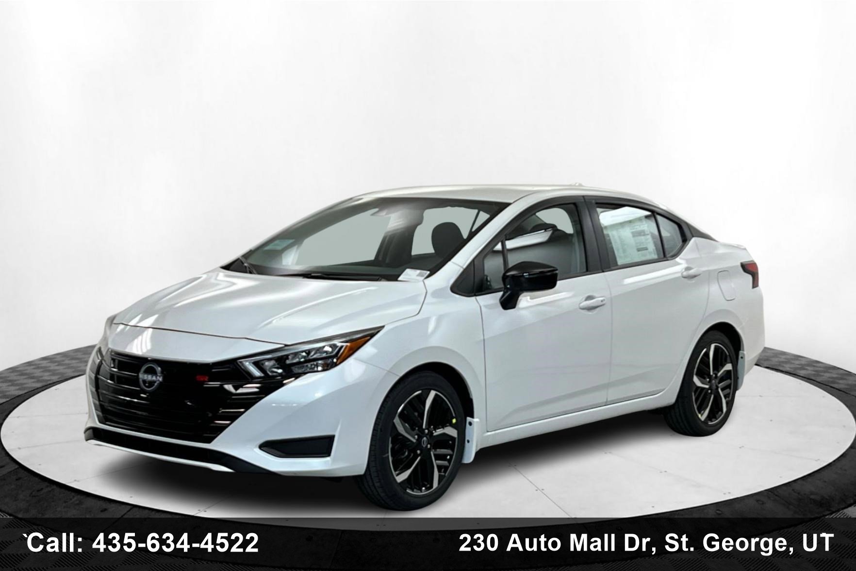 2025 Nissan Versa Sedan SR's photo