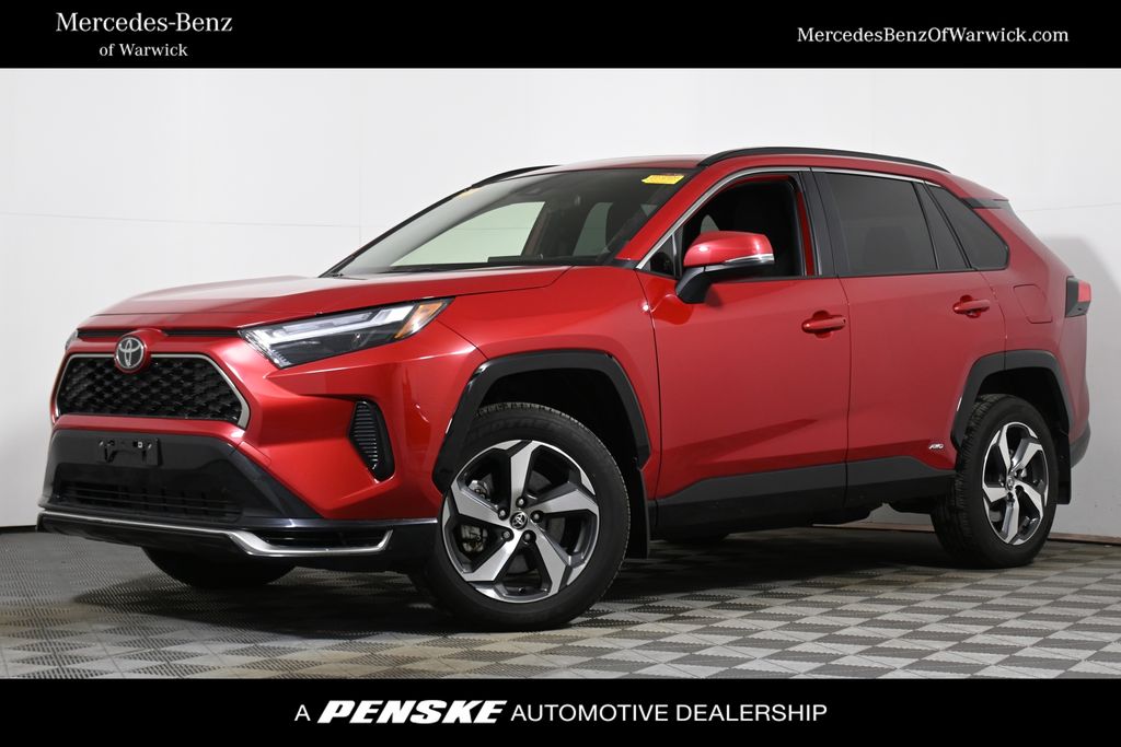 2025 Toyota RAV4 SE's photo