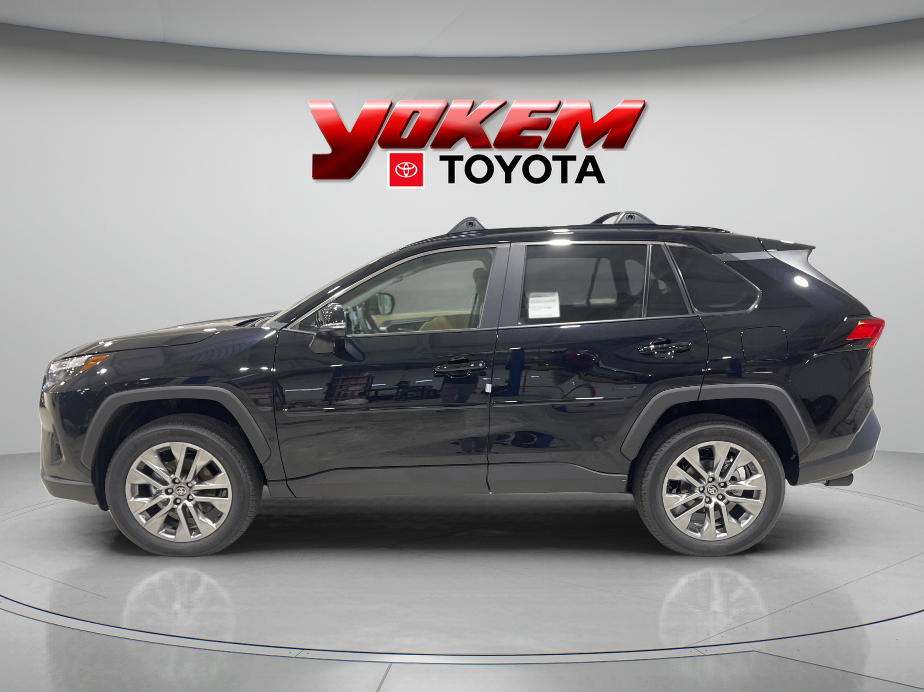 2025 Toyota RAV4 XLE Premium's photo