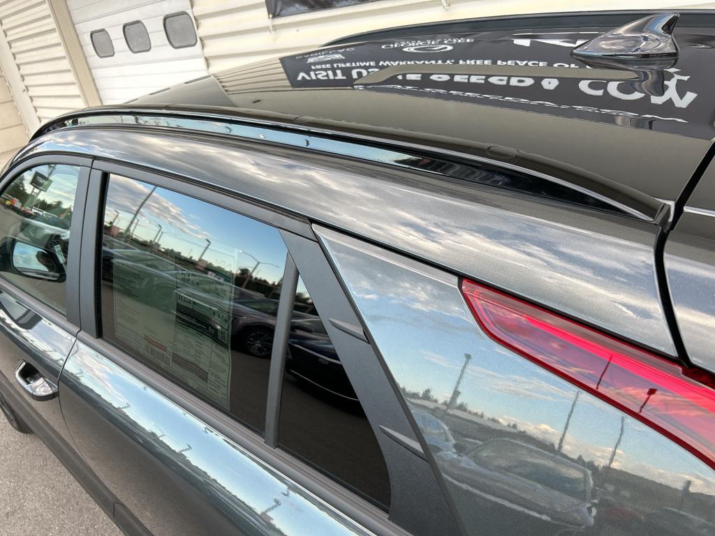 2025 Kia Niro LX photo 10