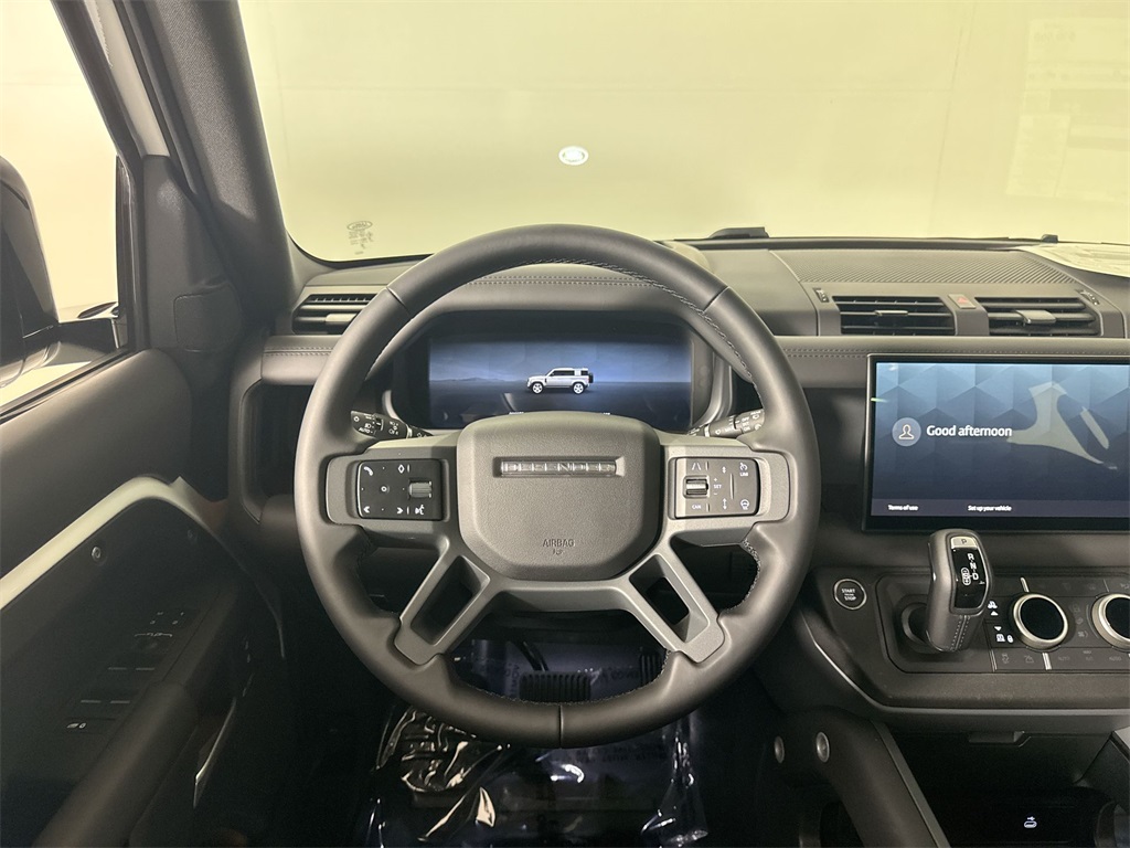 2025 Land Rover Defender 110 X-Dynamic SE photo 14