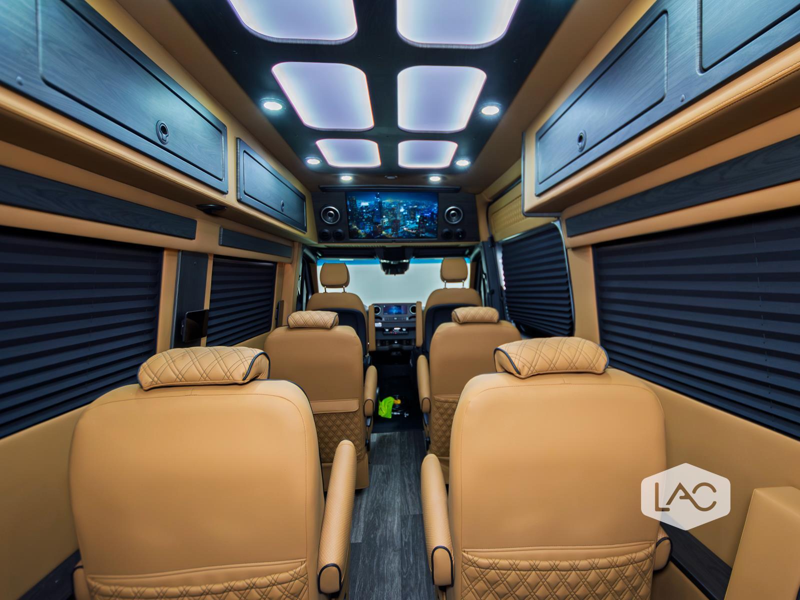 2023 Mercedes Benz Sprinter 3500 photo 7