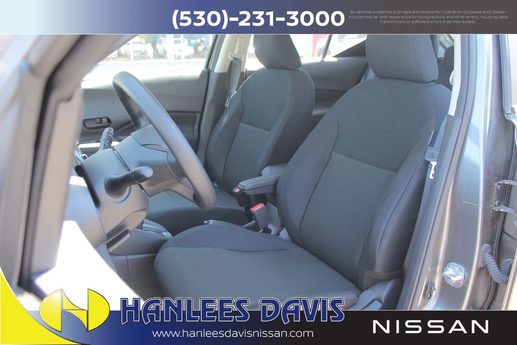 2025 Nissan Kicks Play S photo 11