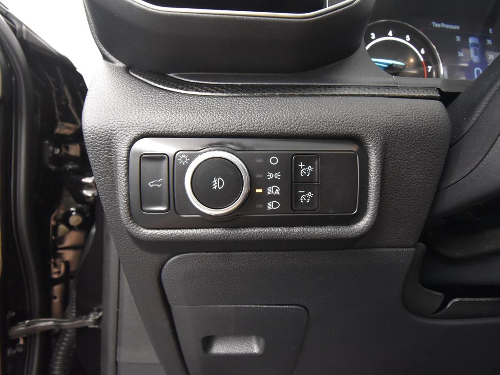 2024 Ford Explorer ST-Line photo 24