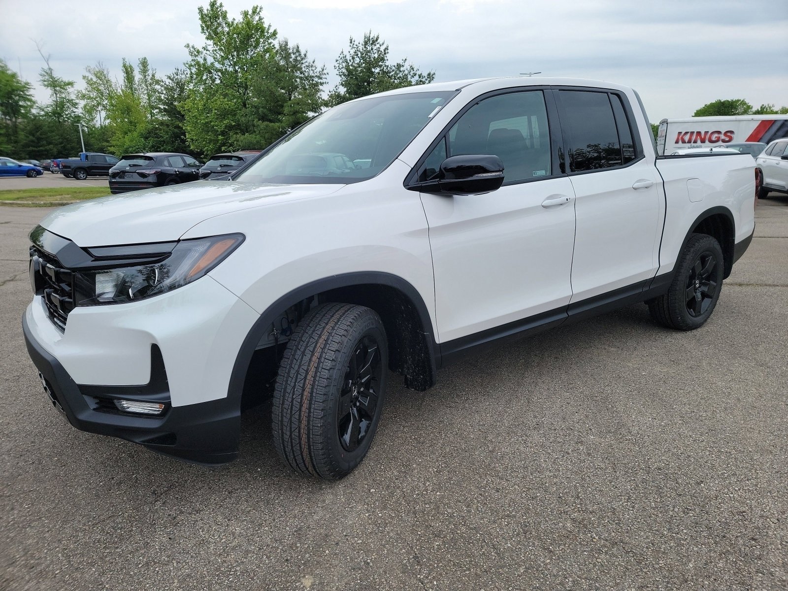 2026 Honda Ridgeline Black Edition photo 2