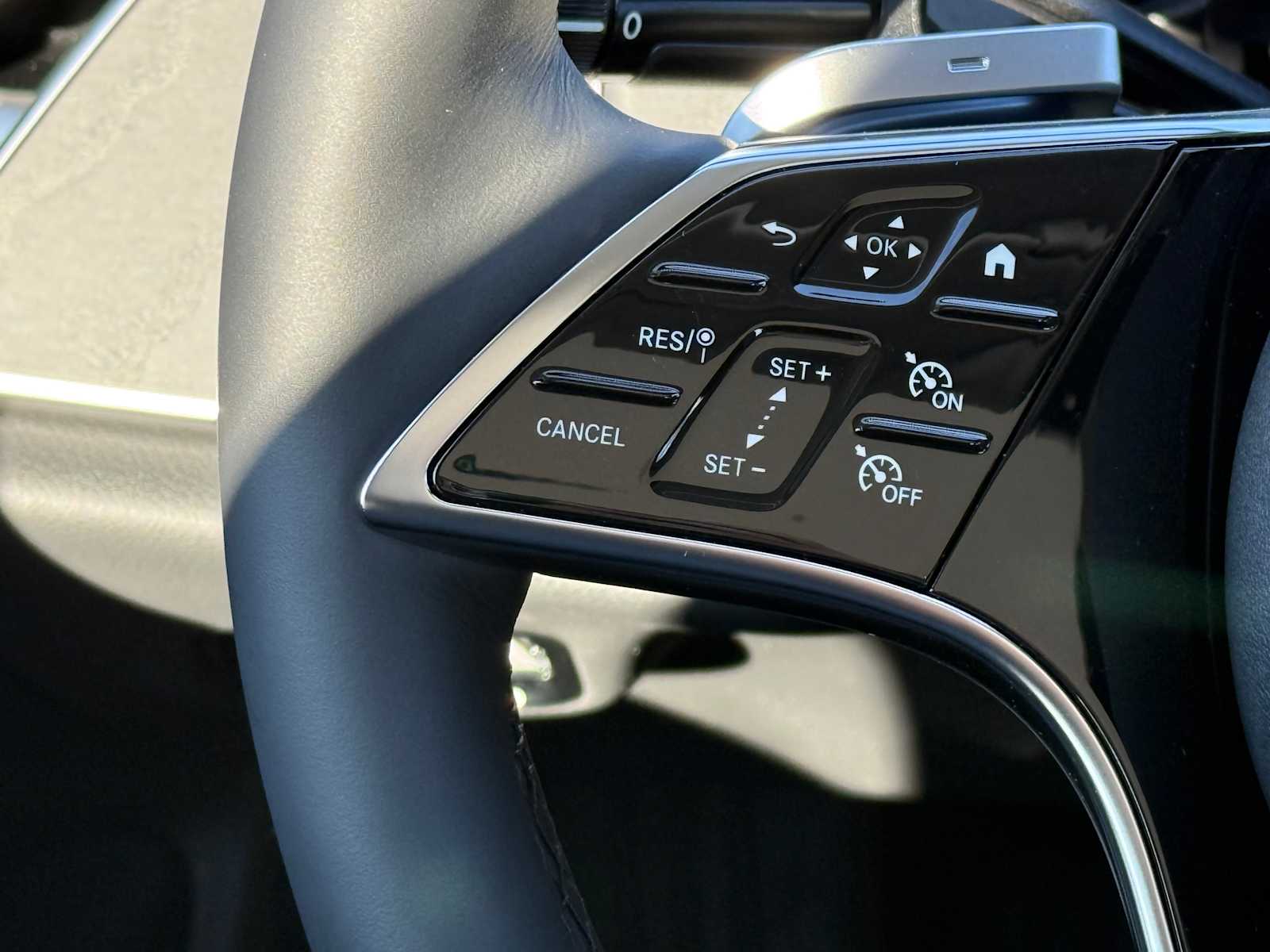 2025 Mercedes-Benz E-Class E350 - Photo 18