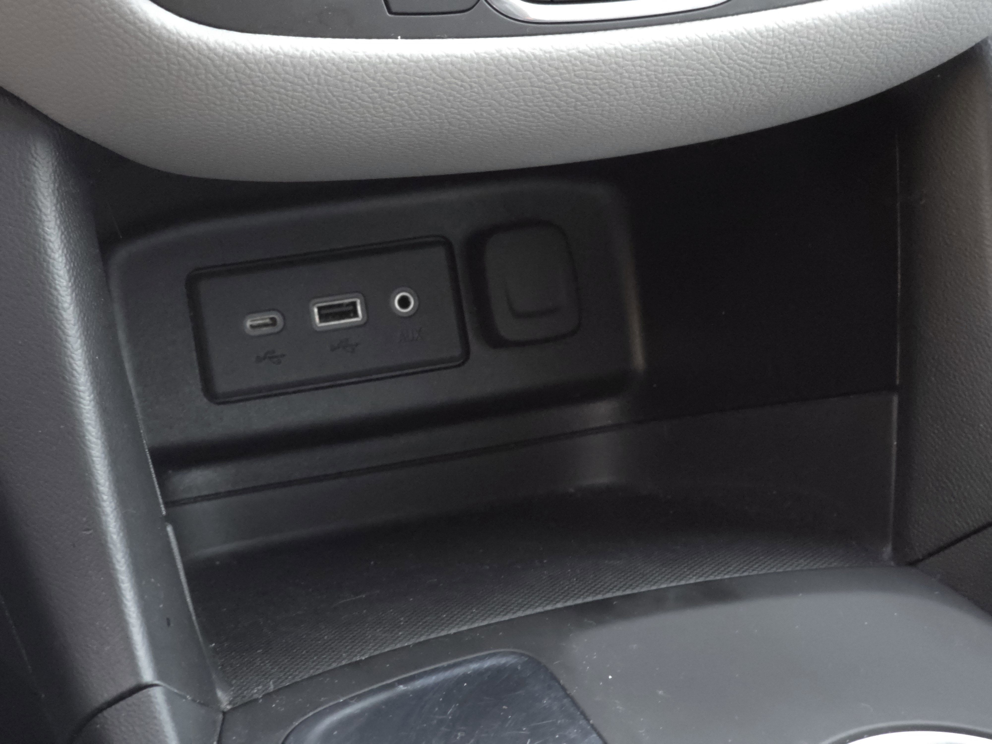 2022 Chevrolet Equinox LT photo 2