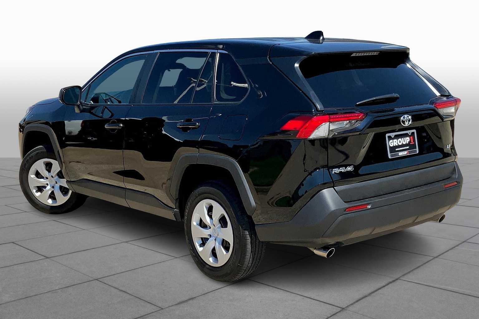 2025 Toyota RAV4 LE photo 10
