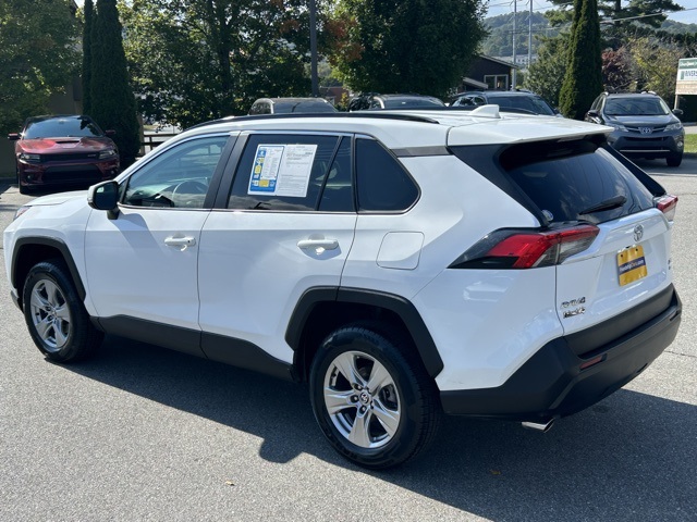 2023 Toyota RAV4 XLE photo 6