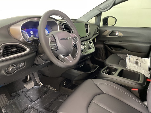 2026 Chrysler Voyager LX photo 21