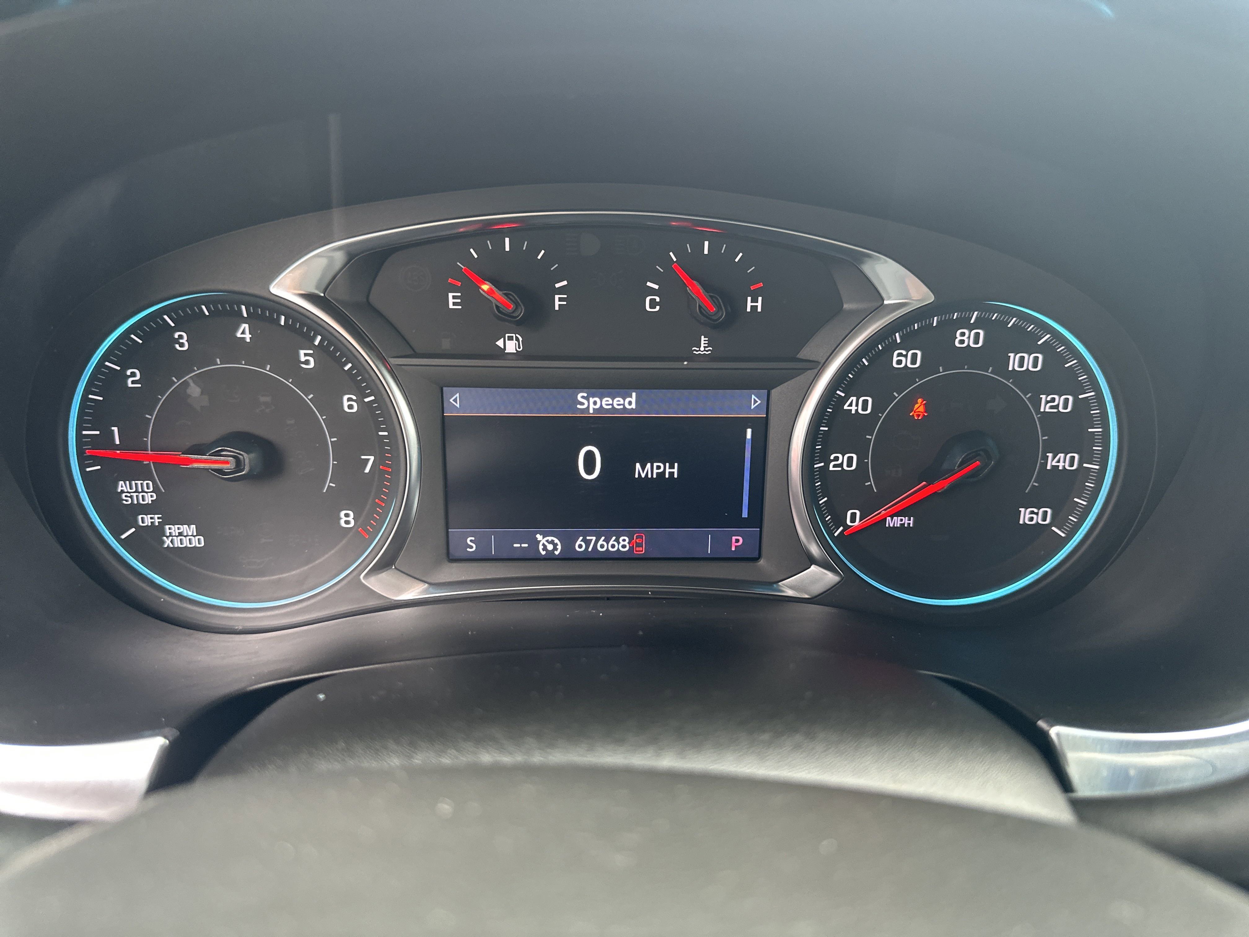 2023 Chevrolet Traverse Cloth photo 2