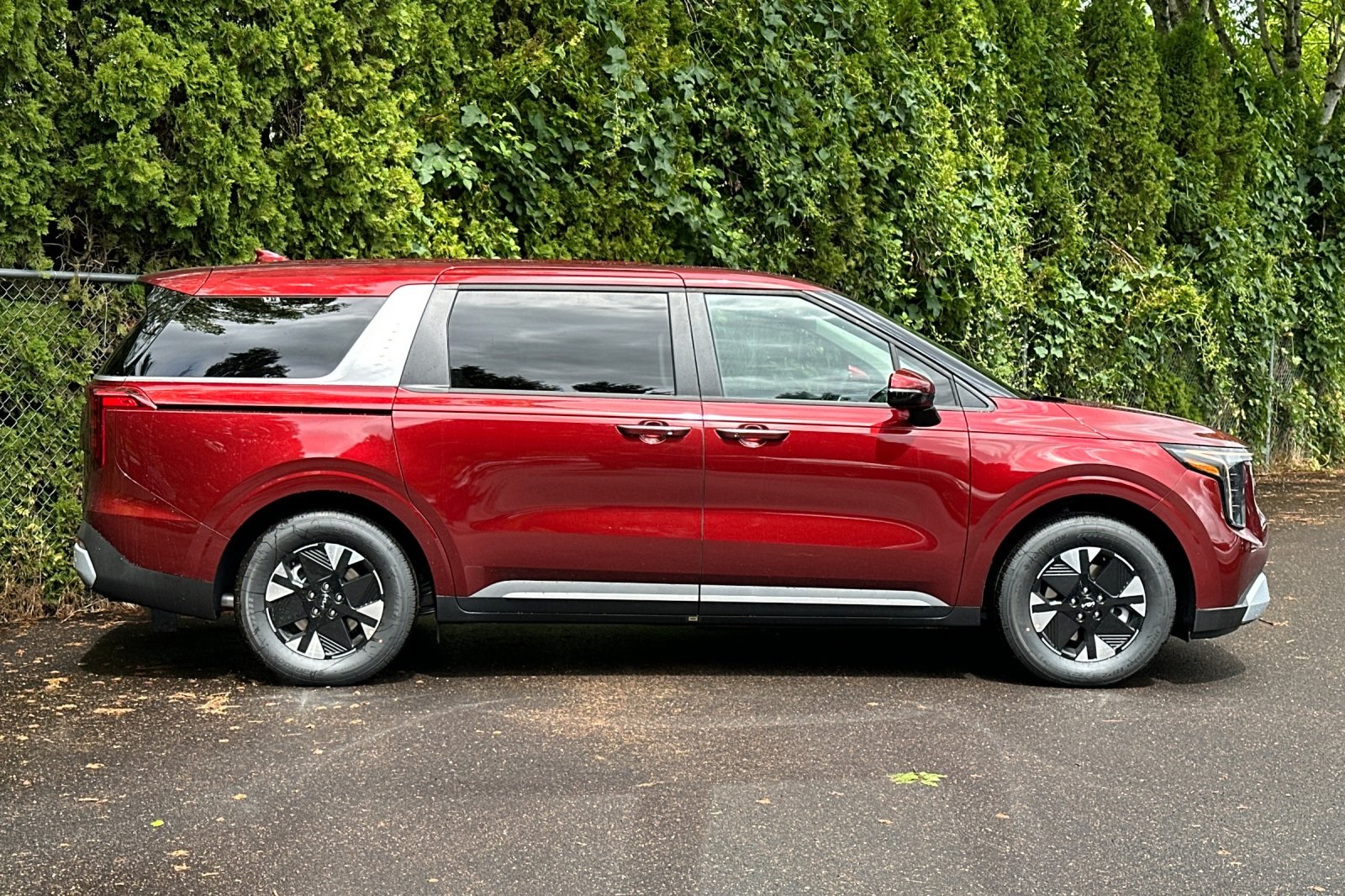 2025 Kia Carnival LXS photo 4