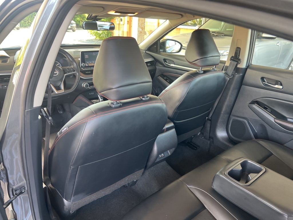 2023 Nissan Altima SR photo 10