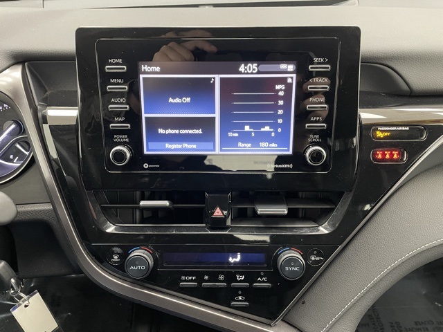 2023 Toyota Camry SE photo 3