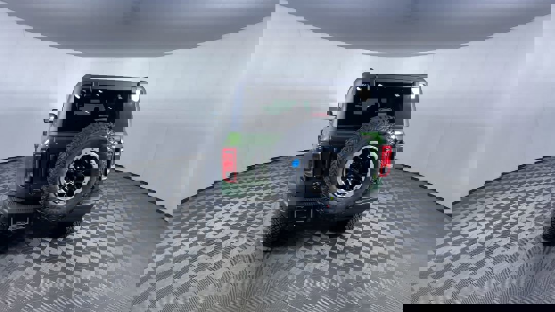 2024 Ford Bronco Black Diamond photo 7