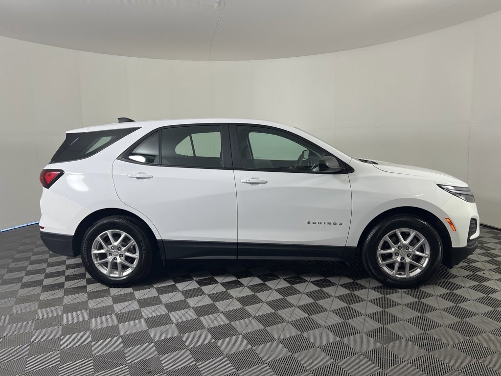 2023 Chevrolet Equinox LS photo 17