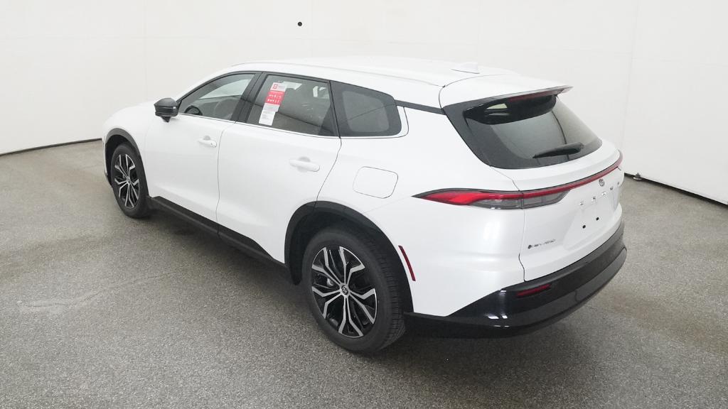 2025 Toyota Crown Signia XLE photo 12