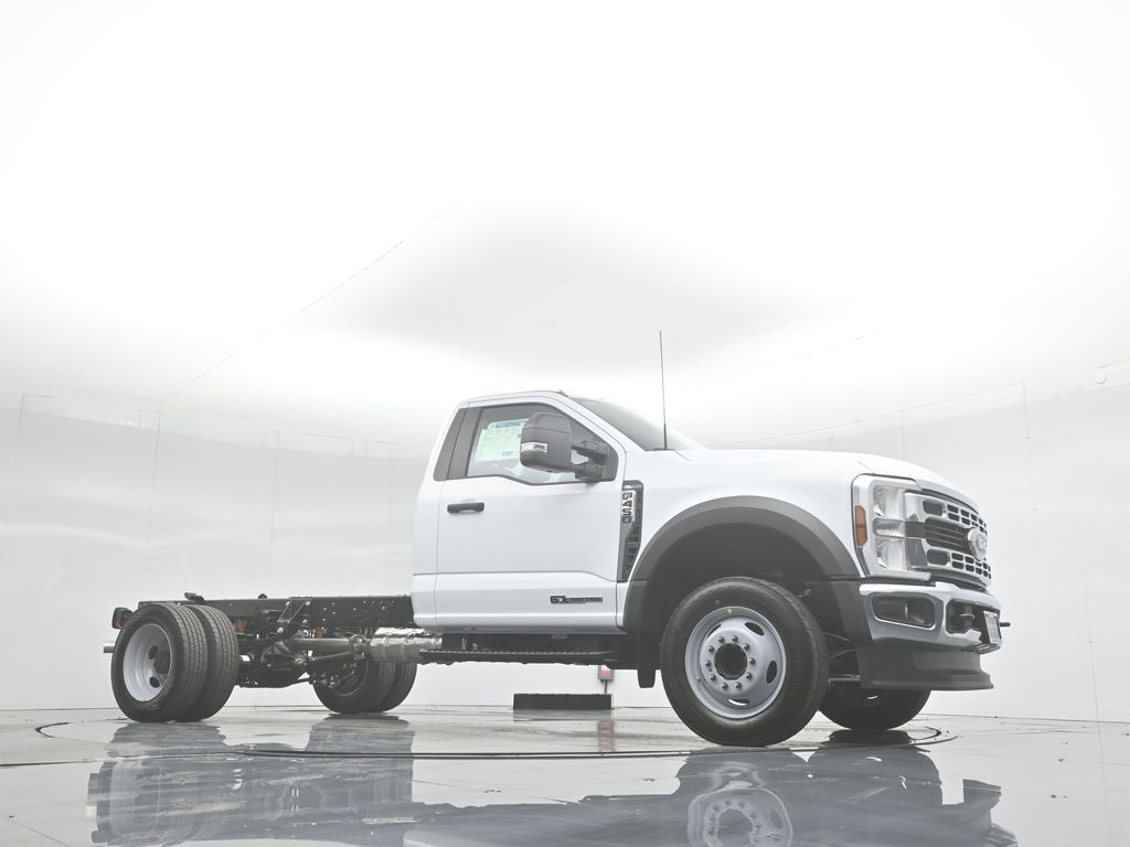 2025 Ford F-450 Chassis XL
