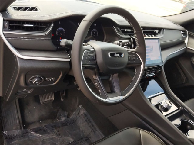 2025 Jeep Grand Cherokee Limited photo 11