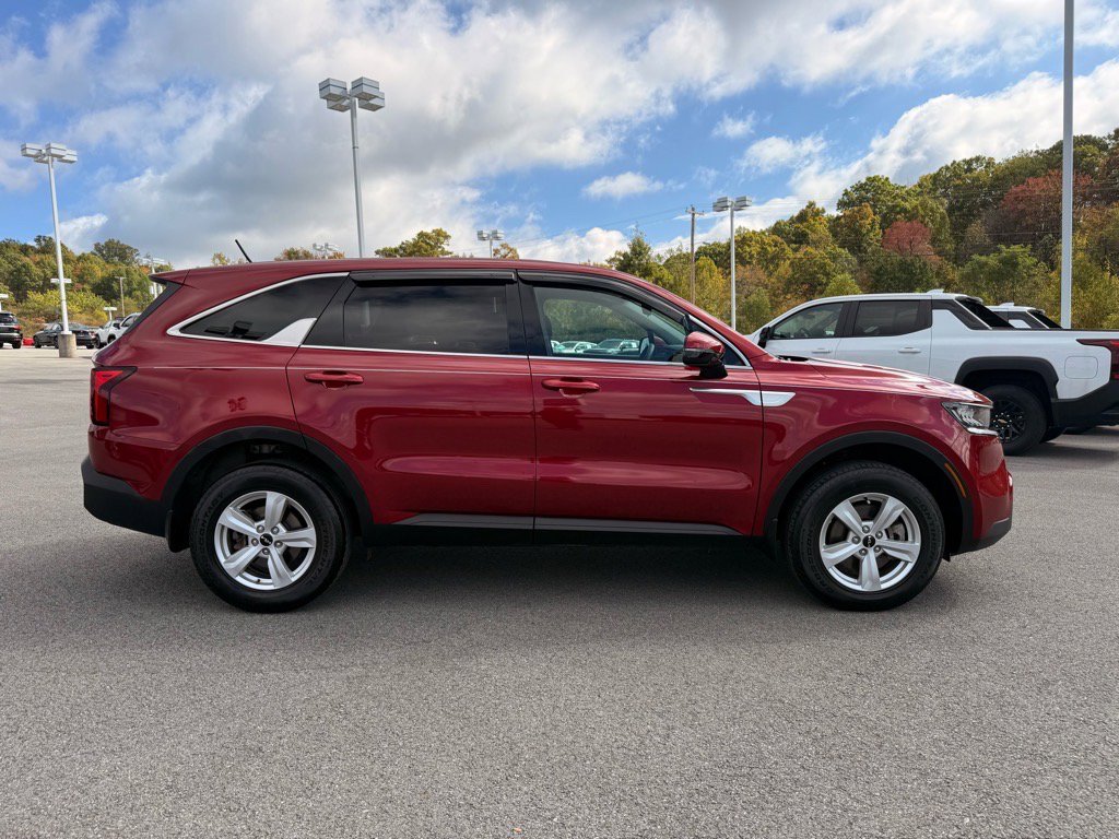 2023 Kia Sorento LX photo 4