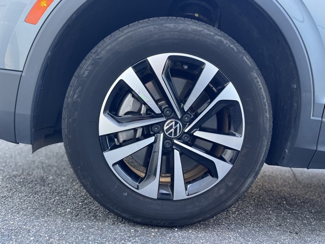 2022 Volkswagen Tiguan S photo 11