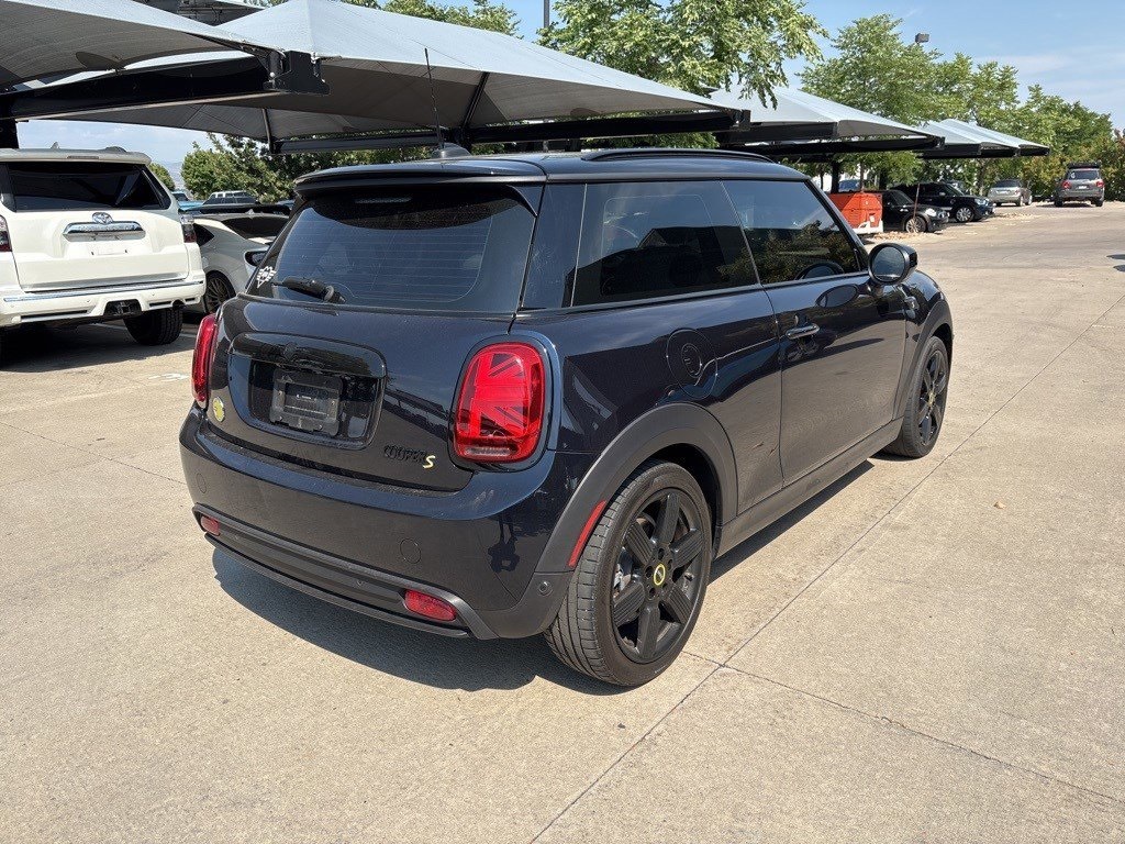 2024 Mini Cooper 2 Door Hardtop SE photo 5