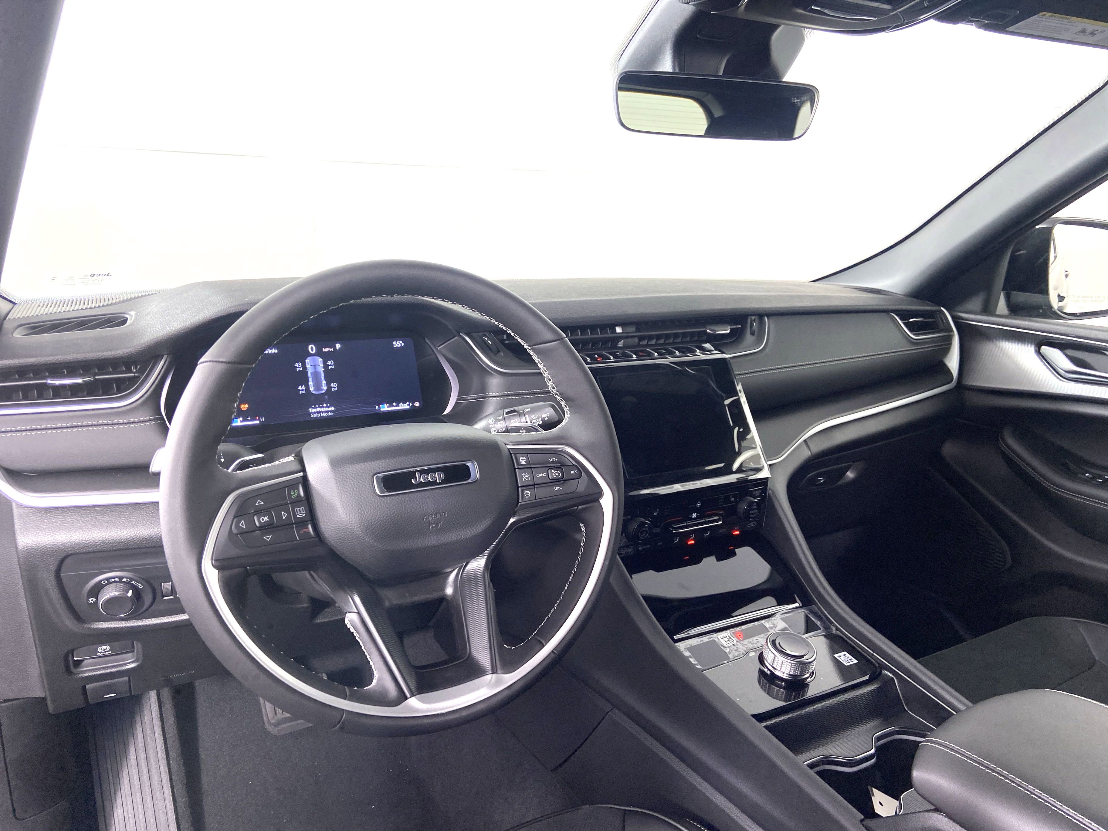 2025 Jeep Grand Cherokee Altitude X photo 3