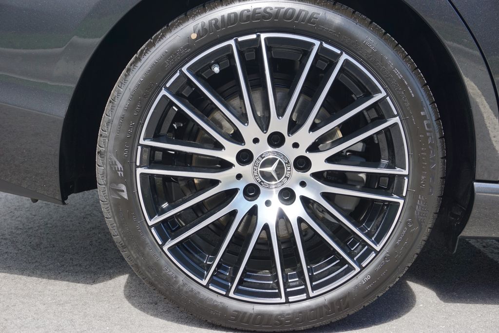 2025 Mercedes Benz C 300 4MATIC photo 15