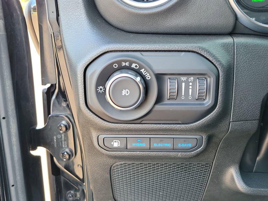 2022 Jeep Wrangler Unlimited Rubicon 4xe photo 11