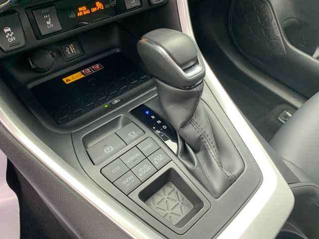 2023 Toyota RAV4 XLE Premium photo 20
