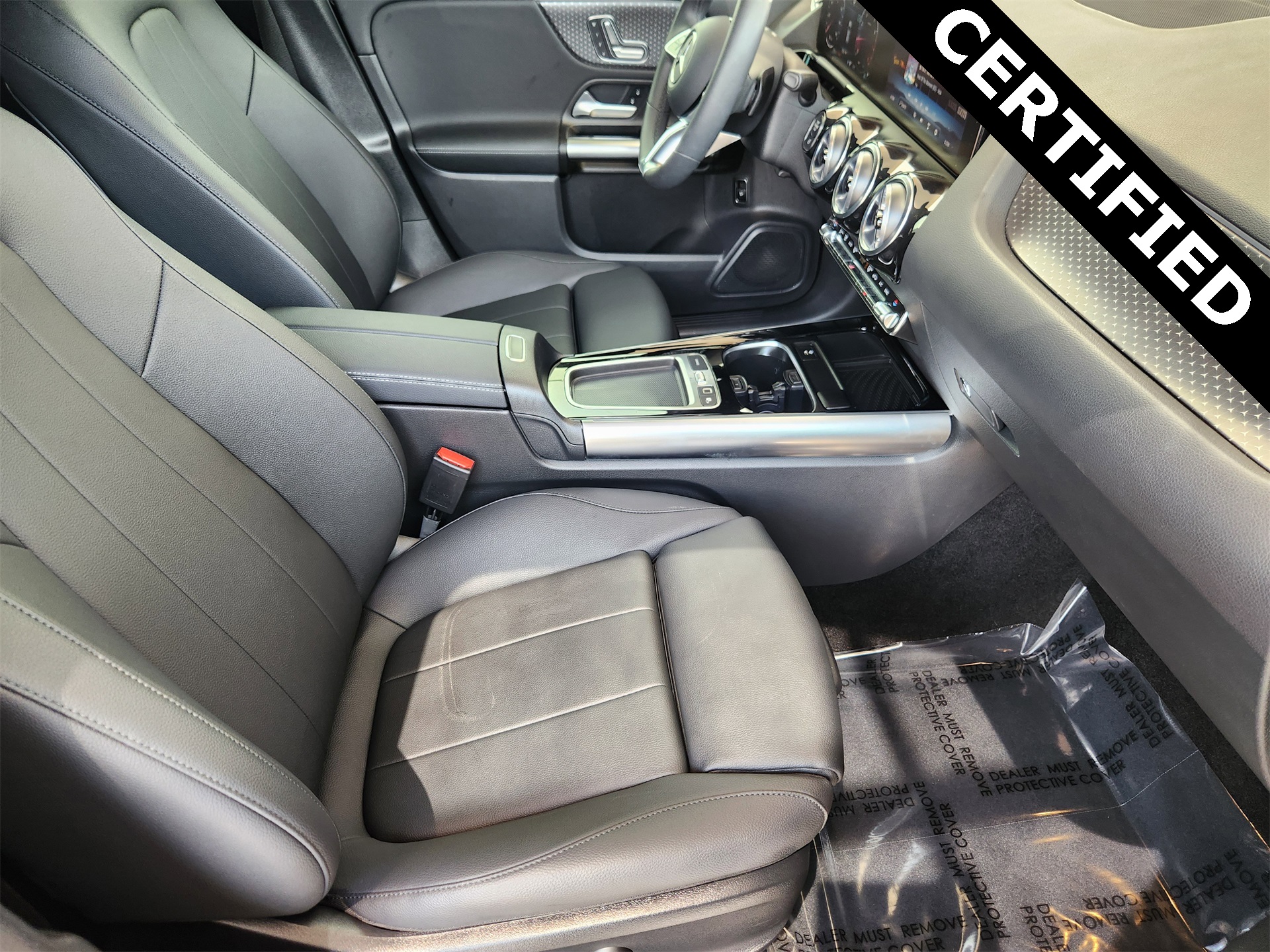 2025 Mercedes Benz GLA 250 photo 8