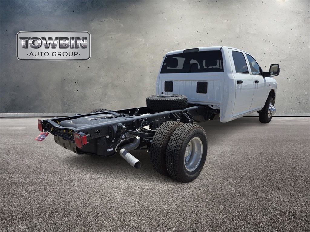2025 Ram 3500 Tradesman photo 3