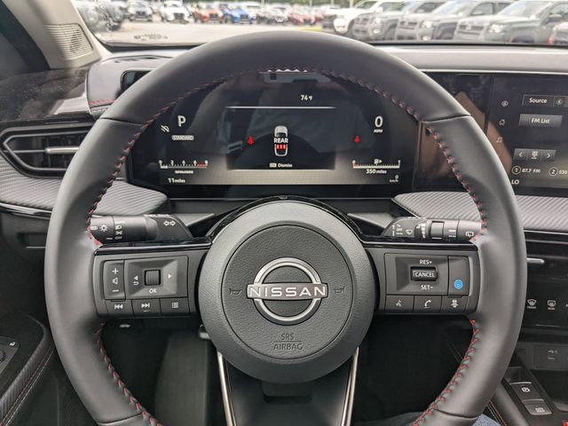 2025 Nissan Kicks SR photo 18