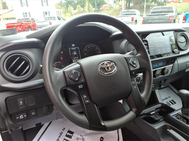 2022 Toyota Tacoma SR 4x4 Double Cab photo 10