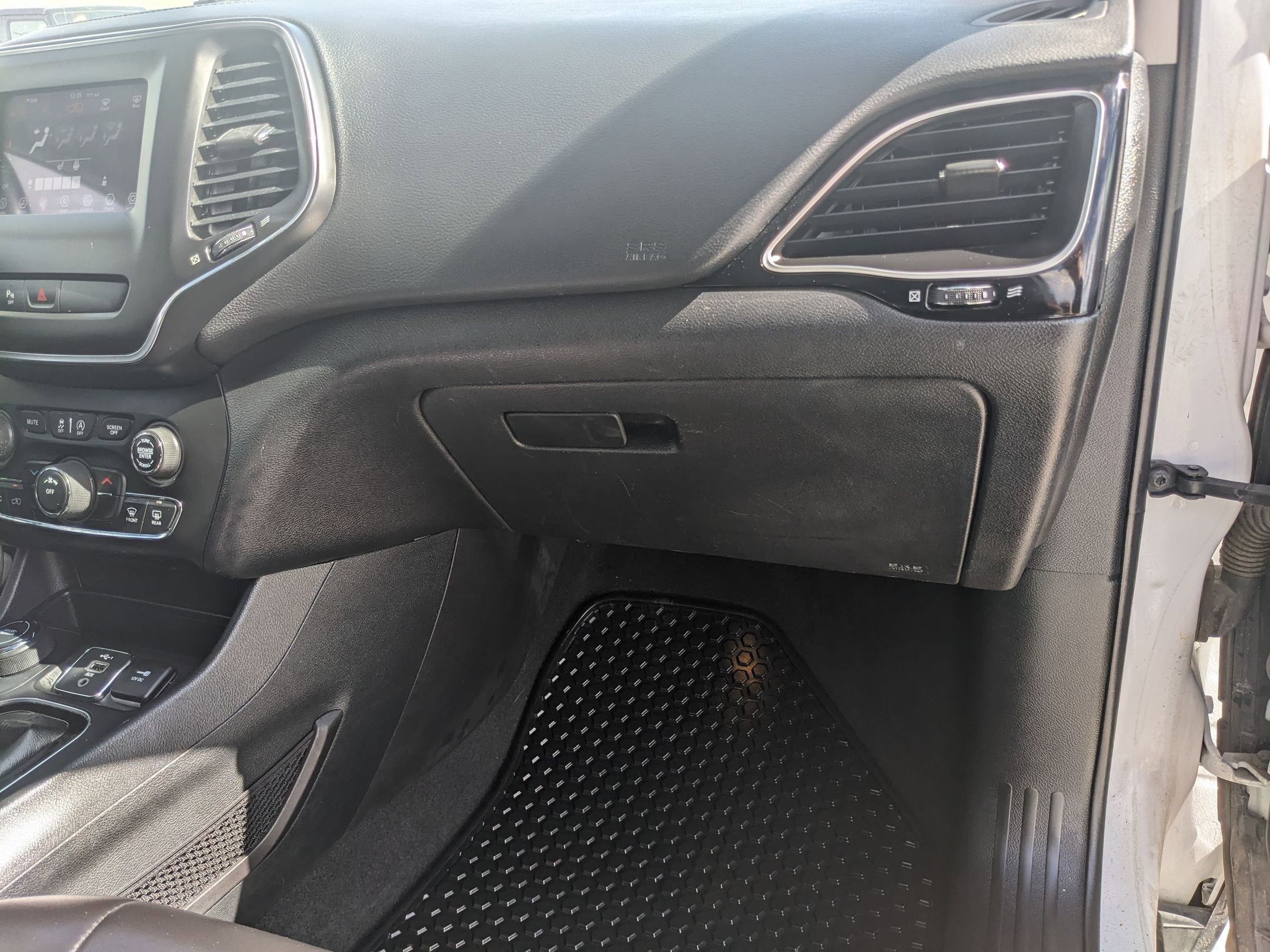 2019 Jeep Cherokee Altitude photo 17