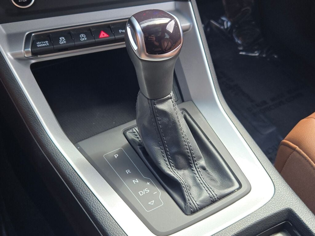 2023 Audi Q3 45 TFSI S line Premium photo 29