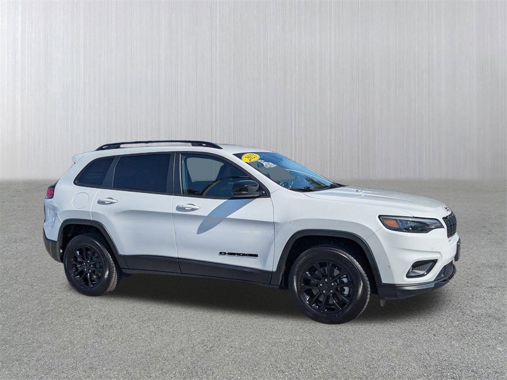 2023 Jeep Cherokee Altitude Lux's photo