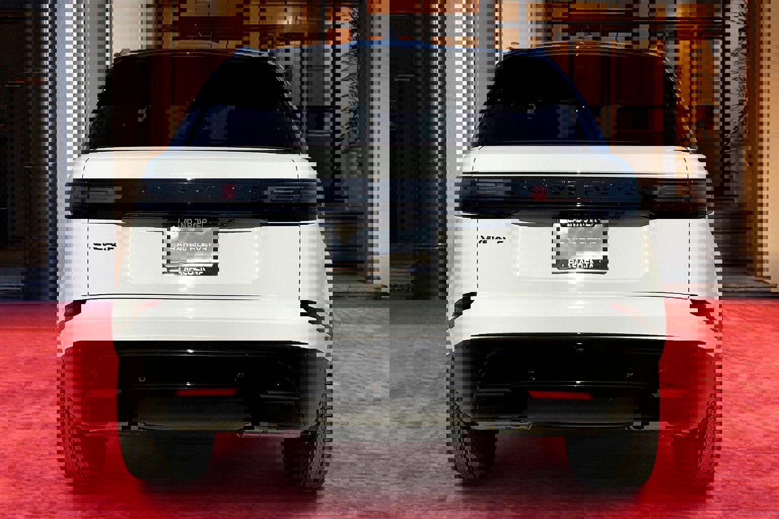 2026 Land Rover Range Rover Velar P250 Dynamic SE photo 4