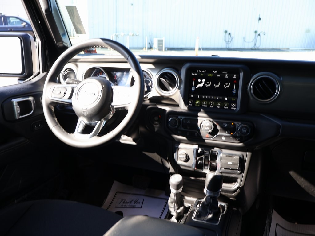 2023 Jeep Gladiator Overland photo 12