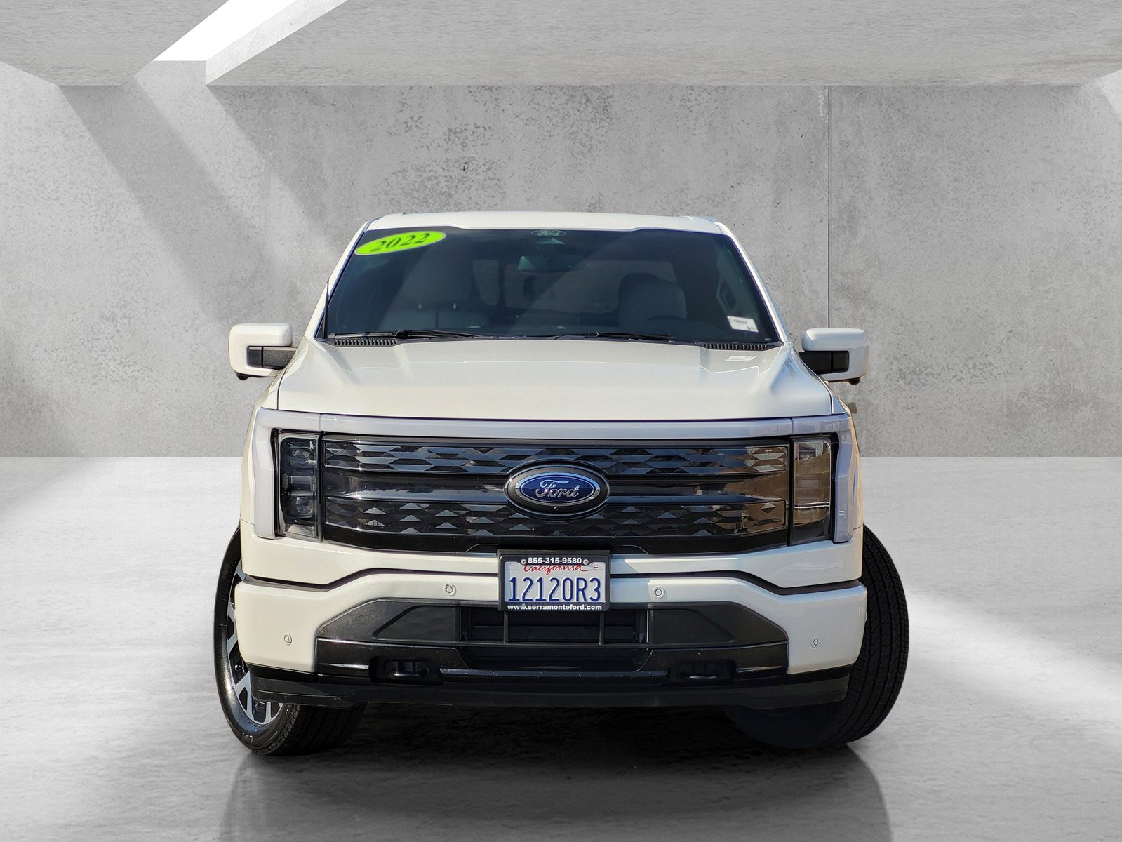 Used 2022 Ford F-150 Lightning Platinum with VIN 1FT6W1EV2NWG09422 for sale in Fresno, CA