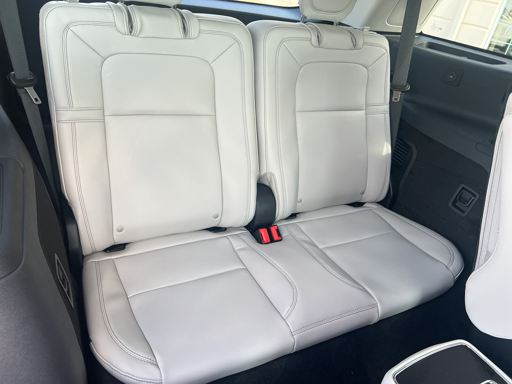 2025 Lincoln Aviator Reserve photo 32