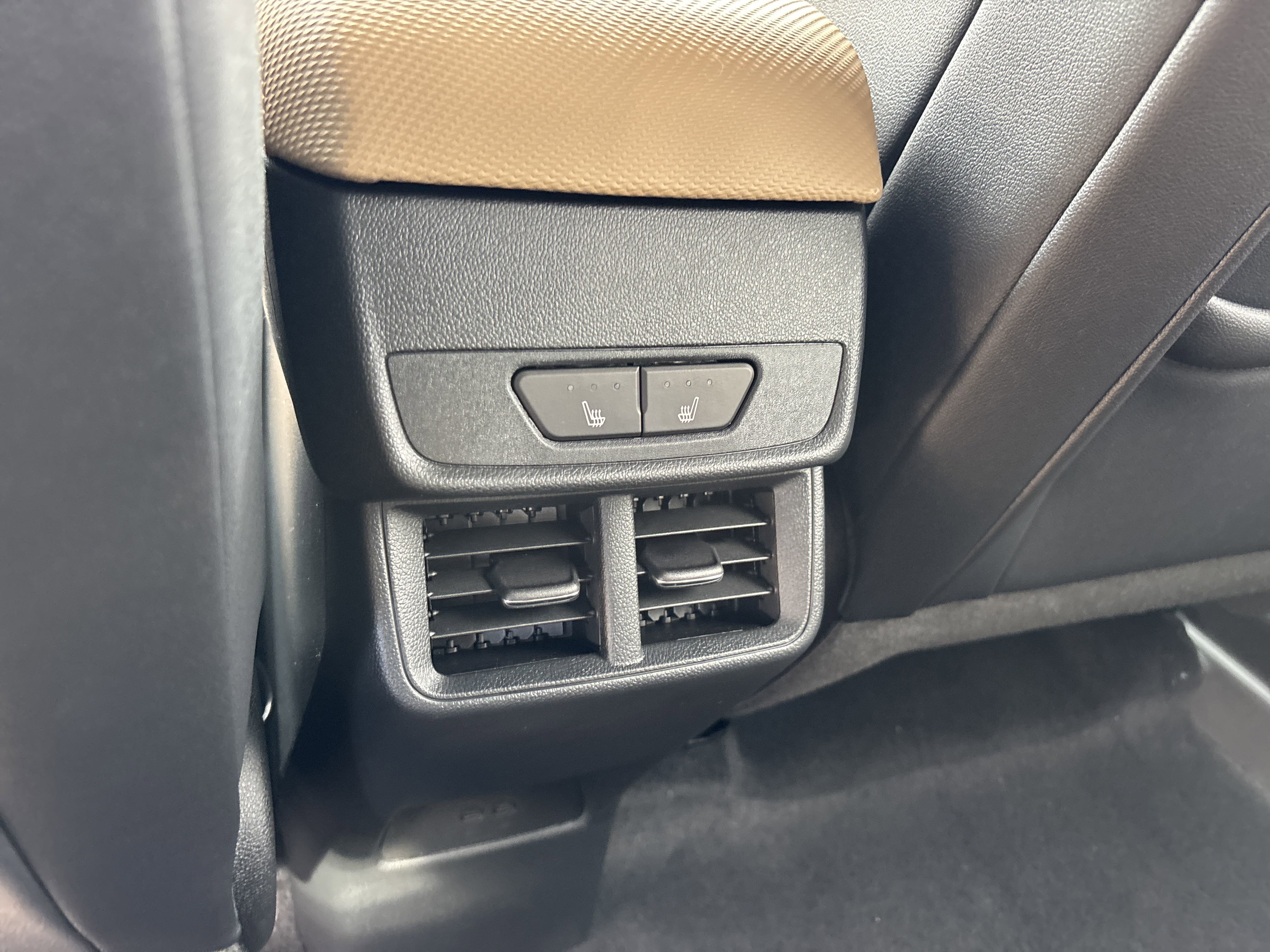 2026 Chevrolet Equinox ACTIV photo 3