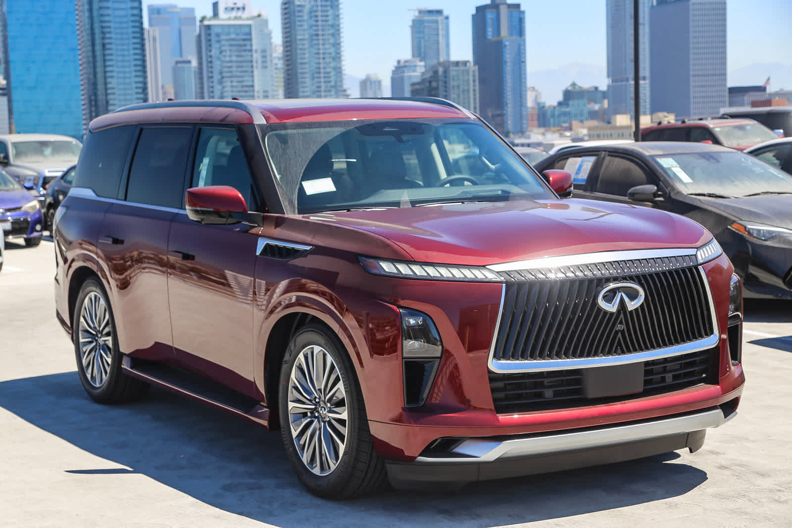 2025 Infiniti QX80 Luxe photo 3