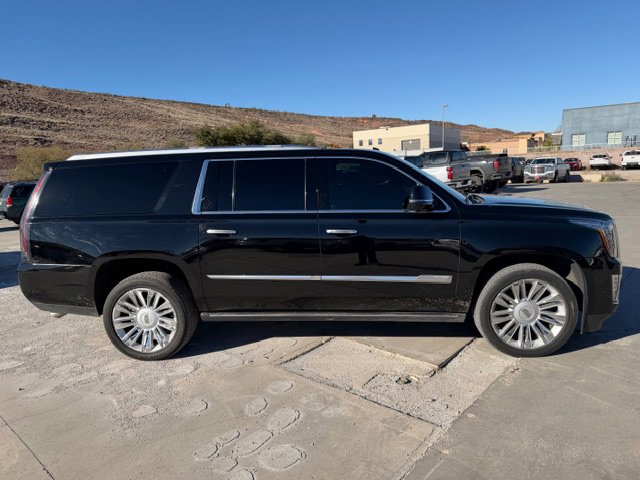 2018 Cadillac Escalade ESV Platinum photo 4