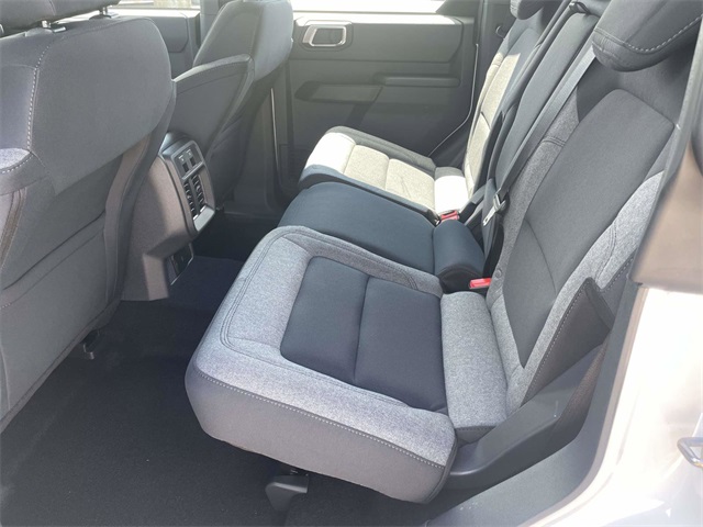 2025 Ford Bronco Base photo 4